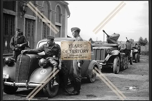 Foto Luftwaffe Fahrzeug u. Sdkfz Halbkette mit Flak