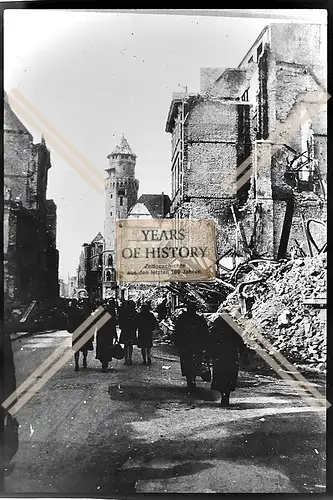 Foto Köln 1944-46 Schildergasse mit dem Belfried (Glockenturm) des Polizeipräsid