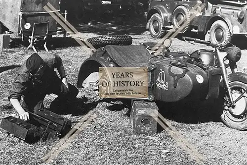 Foto Motorrad Krad Soldat repariert Interessante Kennung