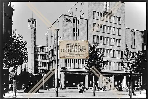 Foto Köln 1944-46 Haus Gebäude mit Turm Schild Ladenlokale zu Vermieten