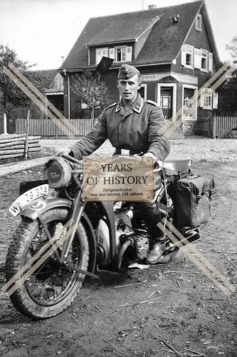 Foto Soldat Luftwaffe mit Motorrad Krad