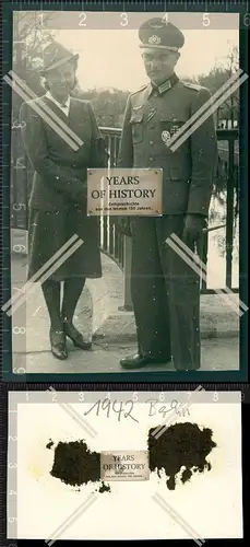 Orig. Foto Soldat EK mit junger Dame Berlin 1941