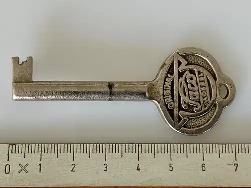Original alter Jaco Möbel Schlüssel - Aufschrift auf Schlüssel siehe Fotos 7 cm