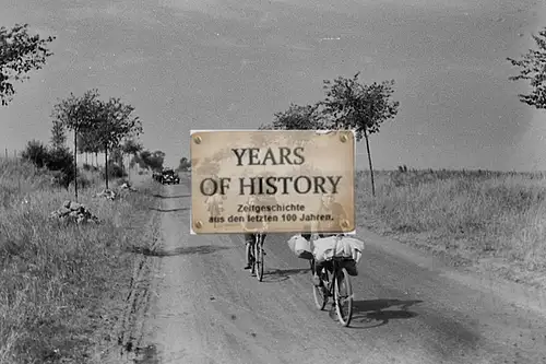 Foto kein Zeitgenössisches Original Flüchtlinge mit Fahrrad Belgien Frankreich H