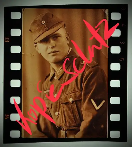 Negativ 4x3,5cm Portrait, Soldat mit Mütze Schiffchen Italien Frankreich 1943-45