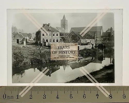 Orig. Glas Dia 1.WK Belgien Frankreich zerstörtes Dorf mit Fluss und Kirche