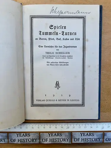 Spielen Tummeln Turnen von 1929 - an Barren Pferd Bock Kasten Tisch Turnlehre