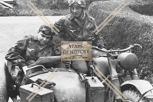 Foto Luftwaffe Fallschirmjäger Kradmelder Motorrad Krad