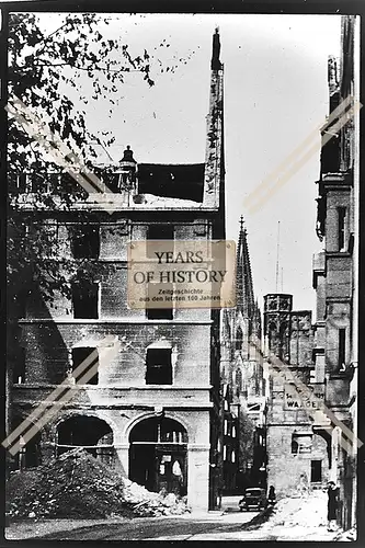 Foto Köln 1944-46 Blick nach Norden, Ecke des Gürzenich und Domtürme