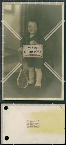 Orig. Foto AK kleiner Junge mit Tennisschläger und Ball 1905 Düsseldorf