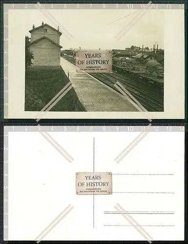 Orig. Foto AK 1.WK Bahnhof Frankreich Zug Bahn Soldaten verladen uvm.