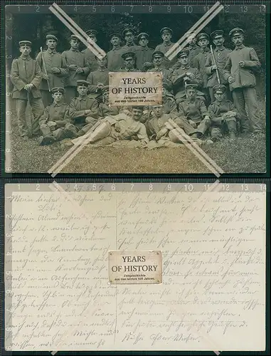 Foto AK Gruppe Soldaten 1. Weltkrieg 1917 Rückseite Sütterlinschrift Info Bes