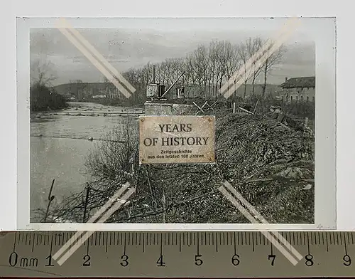 Orig. Glas Dia 1.WK Belgien Frankreich Draht Sperren Ponton Brücke über Fluss