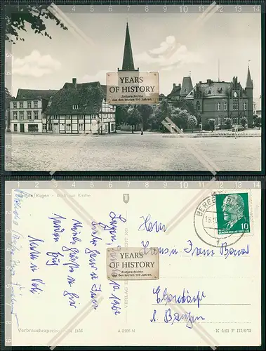 Foto AK Bergen Insel Rügen Straßenansicht mit Kirche