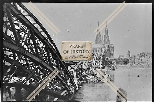 Foto Köln 1944-46 Blick auf Dom v. d. anderen Rheinseite. Zerstörte Hohenzollern