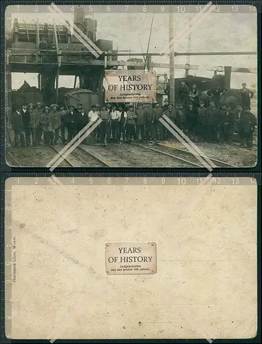 Foto AK 1915 Arbeiter Güterzug Steine schreddern Straßenbau