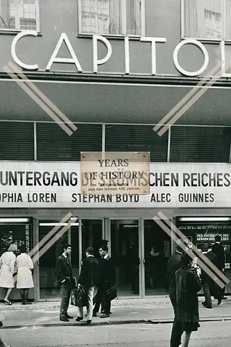 Foto Dortmund Kino UfA Universum Capitol 1968 Straßenansicht Werbung Film Rekl