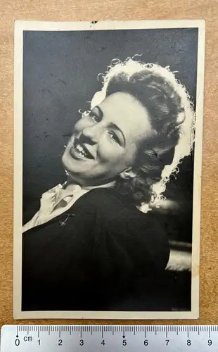 A. Brennecke Portrait Schauspielerin Frontbühne KDF über den Wolken Charkow 1943