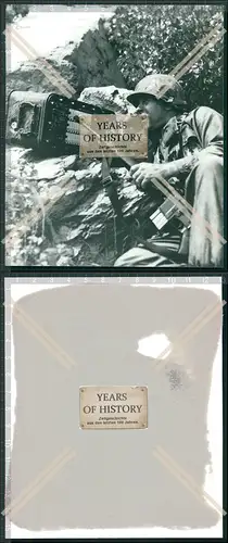 Foto Alliierter Soldat mit Technischen Gerät Telefon im Gelände 
