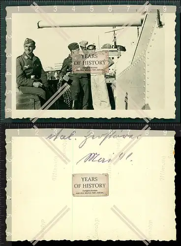 Orig. Foto Soldaten Luftwaffe auf Schiff vor Geschützturm