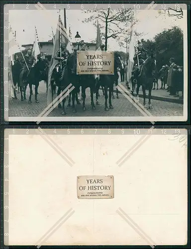 Foto 1939 als Ritter verkleidet mit Pferd und vorne