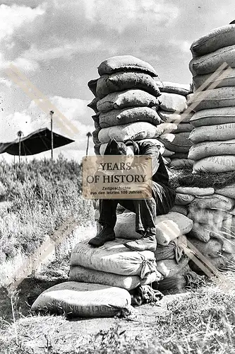 Repro Foto Sandsack Bunker Shelter 