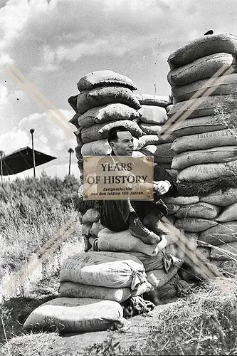 Repro Foto Sandsack Bunker Shelter 