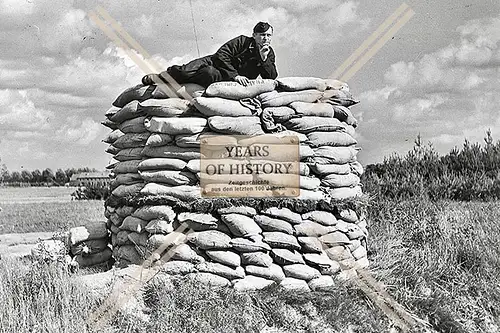 Repro Foto Sandsack Bunker Shelter 