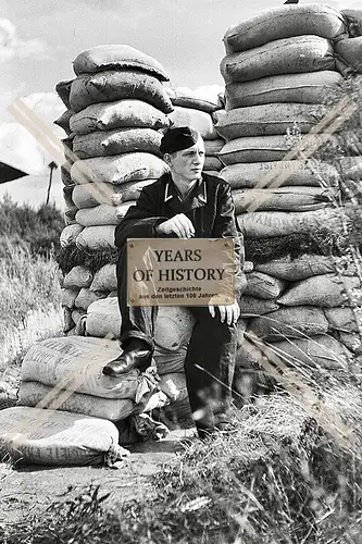 Repro Foto Sandsack Bunker Shelter 