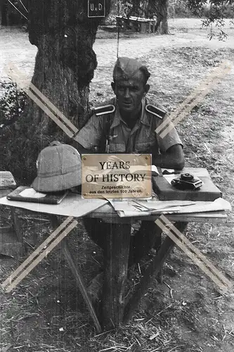 Repro Foto Soldat Wehrmacht Luftwaffe Sommeruniform Tropenhelm Schulterklappe a