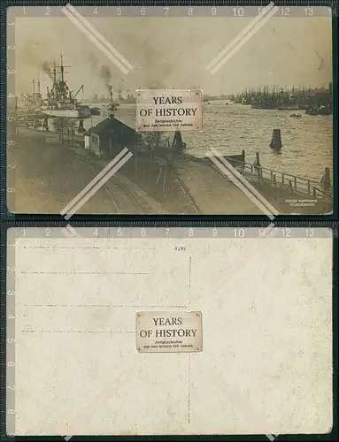 Foto AK 1.WK Deutsche Kriegsschiffe im Hafen schwere Kreuzer 
