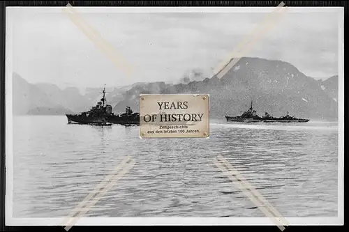 Foto Deutsche Kriegsmarine - Zerstörer Z 33 u. Z 29 Typ 36 A Deschimag Bremen 