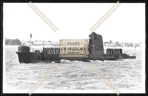 Foto englisch Britisches U-Boot Submarine Royal Navy HMS Tiptoe P332 1945