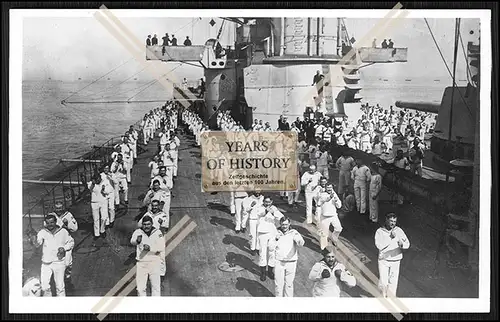 Foto S.M.S. SMS Von der Tann 1911 Scapa Flow gesamte Mannschaft Sport an Deck G