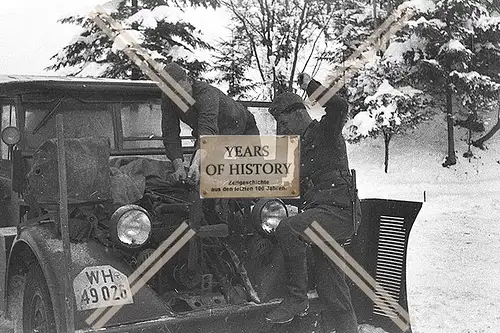 Repro Foto Soldaten mit Fahrzeug