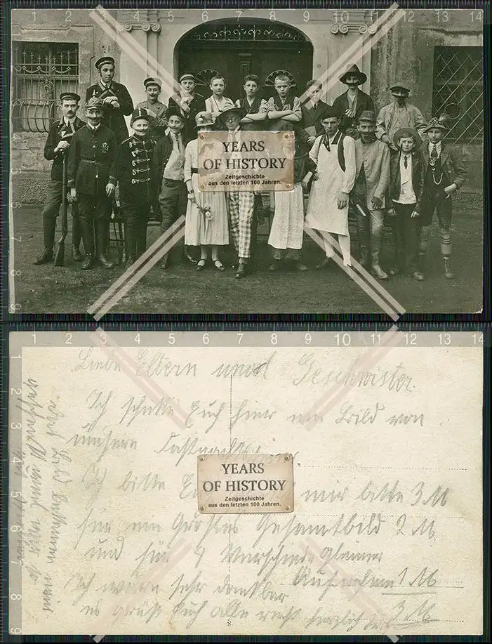 Foto AK junge Damen und Herren verkleidet um 1920 Karneval Fasching ?  Weitere