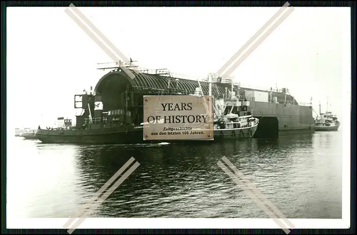 Foto Unterseeboot U-Boot eindocken Bunker Shelter