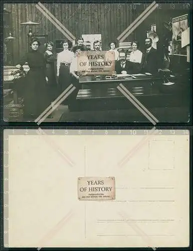 Foto AK Kontor Büro 1933 Schifffahrtsgesellschaft oder ähnlich Damen und Herr