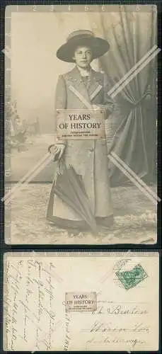 Foto AK Güstrow Standportrait Dame mit Hut und Regenschirm 1912 gelaufen