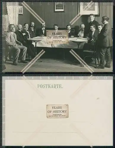 Foto AK Gruppe feiner Herren am Tisch Adel Monarchie um 1910