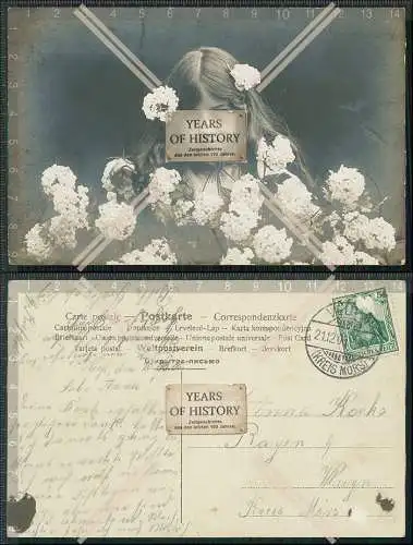 AK kleines Mädchen mit Blumen in ihren langen Haaren 1908 gelaufen