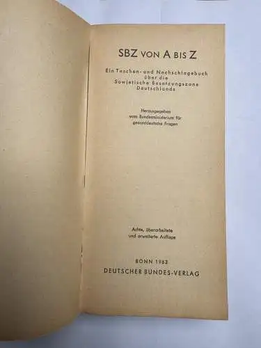 Ein Taschen u. Nachschlagebuch über die Sowjetische Besatzungs-Zone Deutschlands