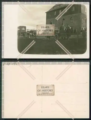 Foto AK Edle Oldtimer Auto feine Damen im Pelz mit Herren 1927 