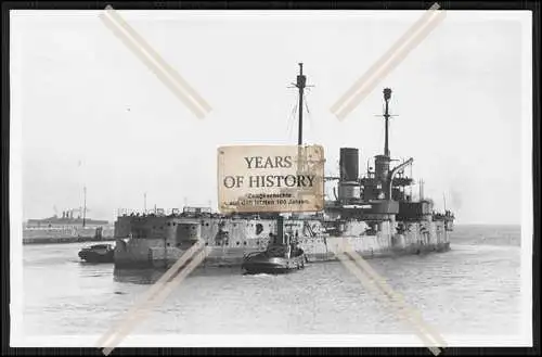 Foto S.M.S. Posen 1908 Linienschiff auslaufen zur Auslieferung nach England Kai