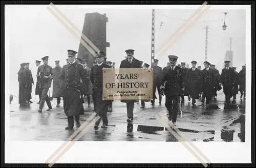 Foto Marine Soldaten und hohe Offiziere 1918-20 im Hafen