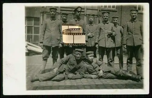 Foto AK 14x9 cm 1. WK Soldaten an der Front Gruppenfoto- Nr. 107
