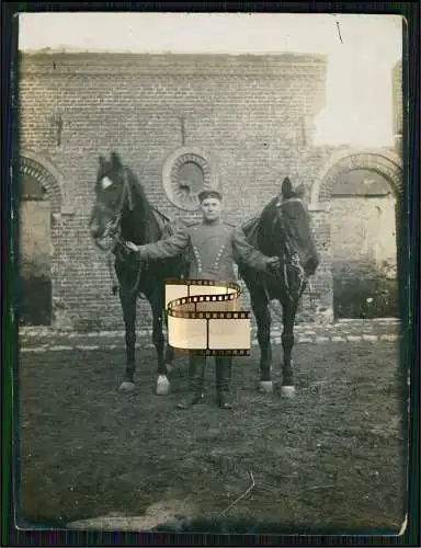 Foto 12x9 cm 1. WK Soldaten mit Pferde an der Front Bauernhof o.ä. - Nr. 97