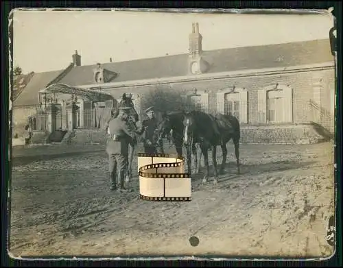 Foto 12x9 cm 1. WK Soldaten Soldaten mit Pferde an der Front Bauernhof - Nr. 96