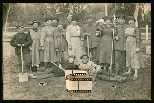 Foto 14x9 cm AK 1. WK Weltkrieg - Soldaten mit Bauern 1914-18 - Nr. 84
