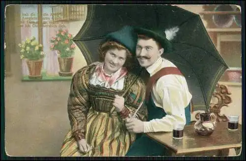 AK Liebespaar Tracht mit auf gespannten Schirm und ein Gläschen Wein 1911 gel.